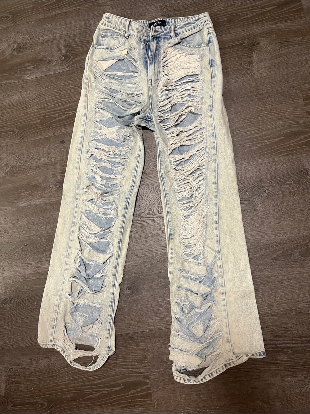 Akira Light Wash Distressed Boyfriend Jeans - High-Rise Ripped Style